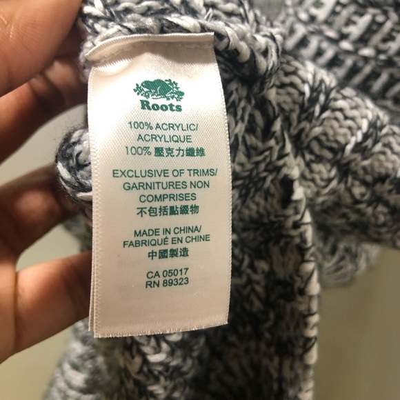 ROOTS CANADA Grey Wool Sleeveless Crewneck Sweater - Picture 7 of 7